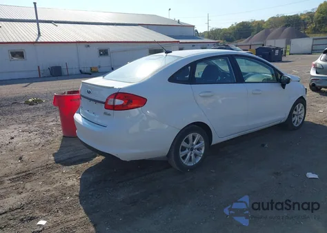 2013 Ford Fiesta Se z USA, uszkodzony, nr VIN 3FADP4BJ4DM224441